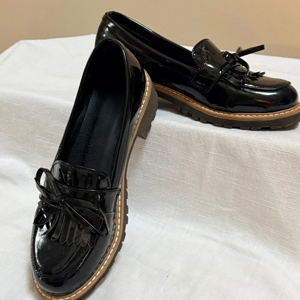 Unbranded Patent Kiltie Loafers 38 Black Bow Lug Sole Chunky Heel Shoes